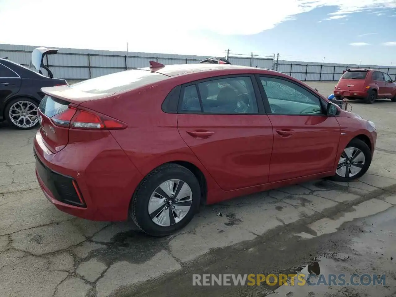 3 Photograph of a damaged car KMHC65LC3KU168995 HYUNDAI IONIQ 2019