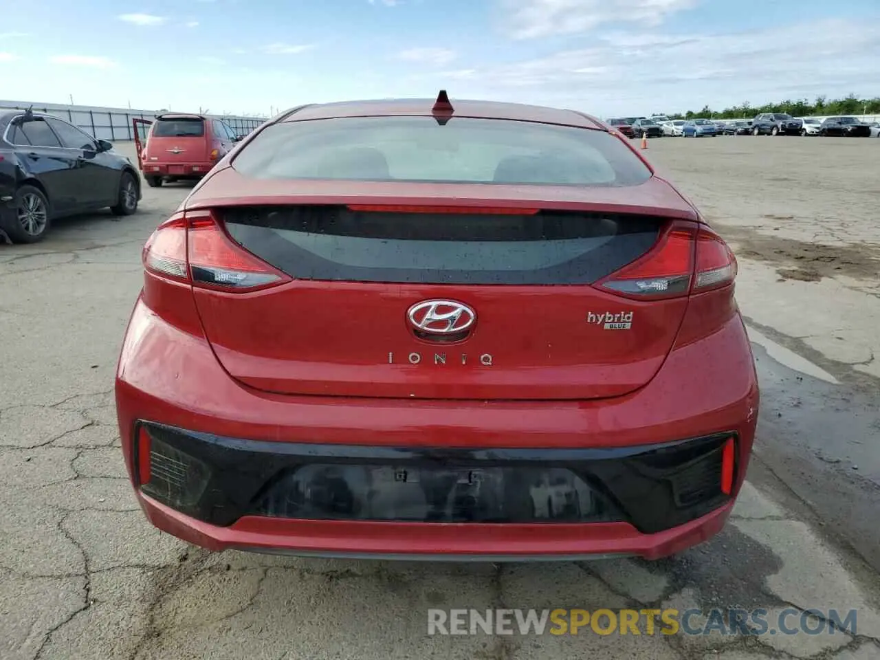 6 Photograph of a damaged car KMHC65LC3KU168995 HYUNDAI IONIQ 2019