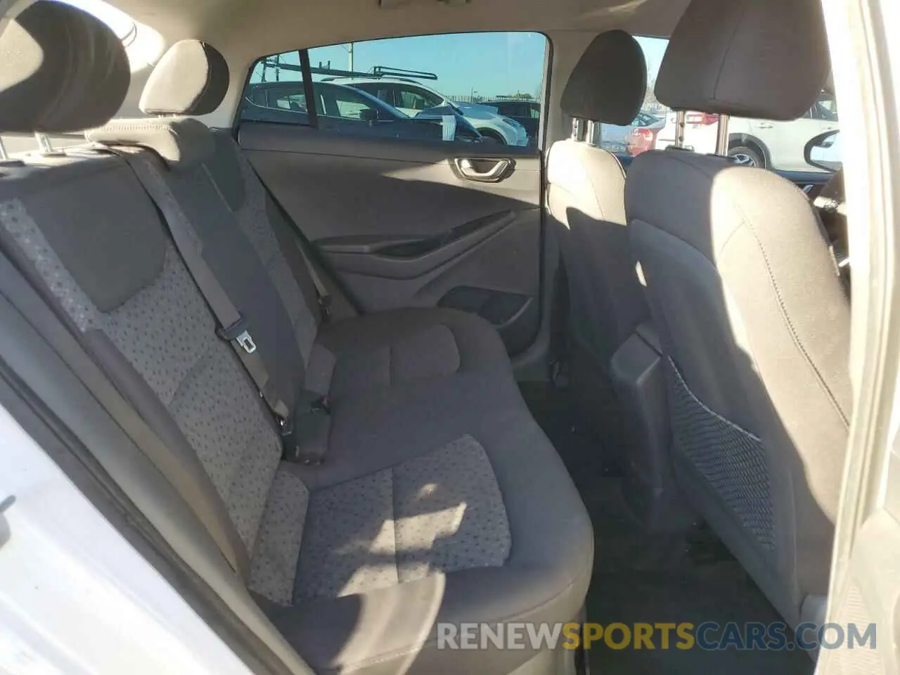 10 Photograph of a damaged car KMHC65LC3KU178720 HYUNDAI IONIQ 2019