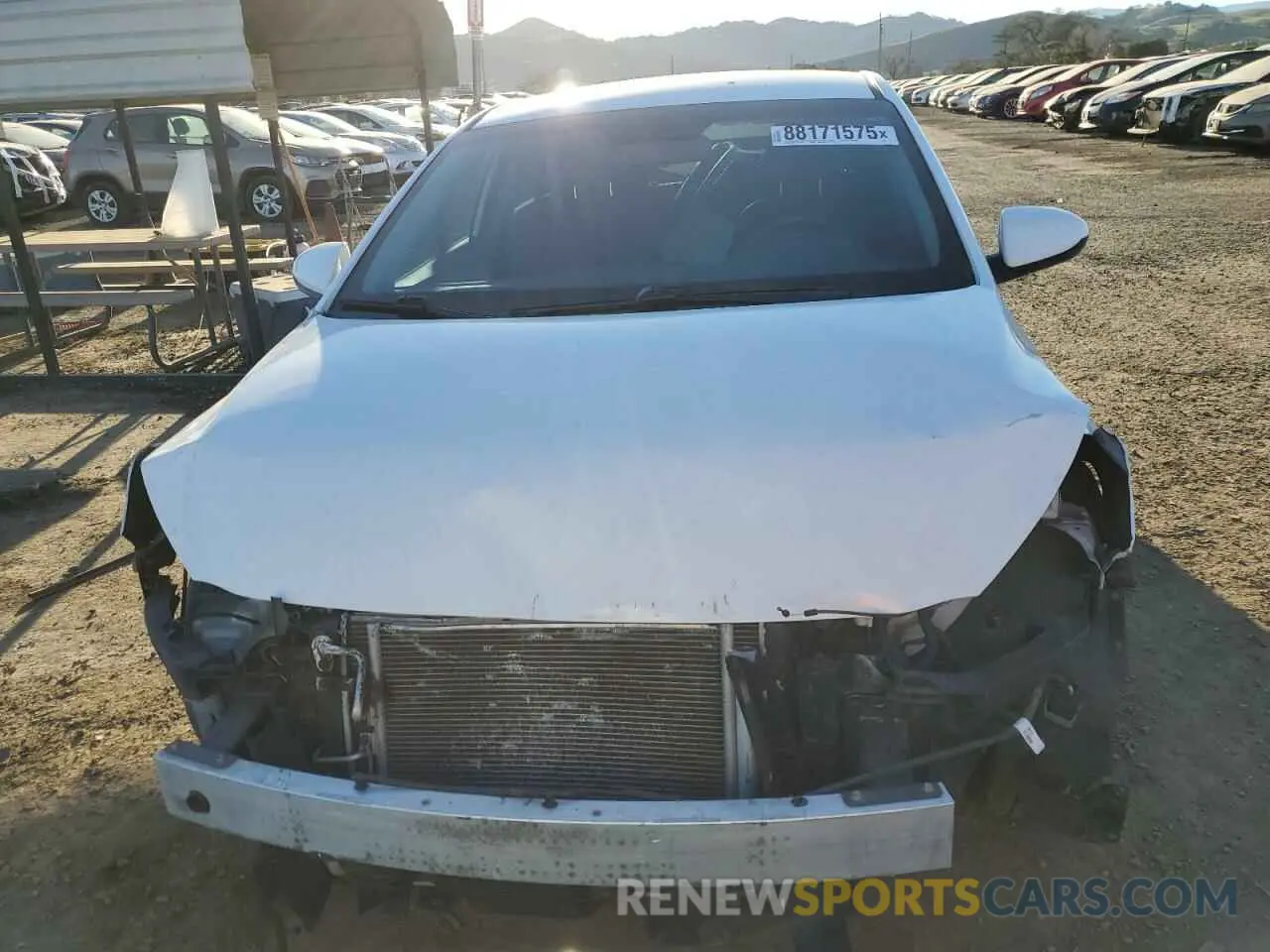 5 Photograph of a damaged car KMHC65LC3KU178720 HYUNDAI IONIQ 2019