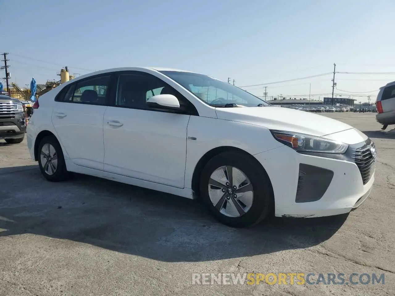4 Photograph of a damaged car KMHC65LC4KU178841 HYUNDAI IONIQ 2019