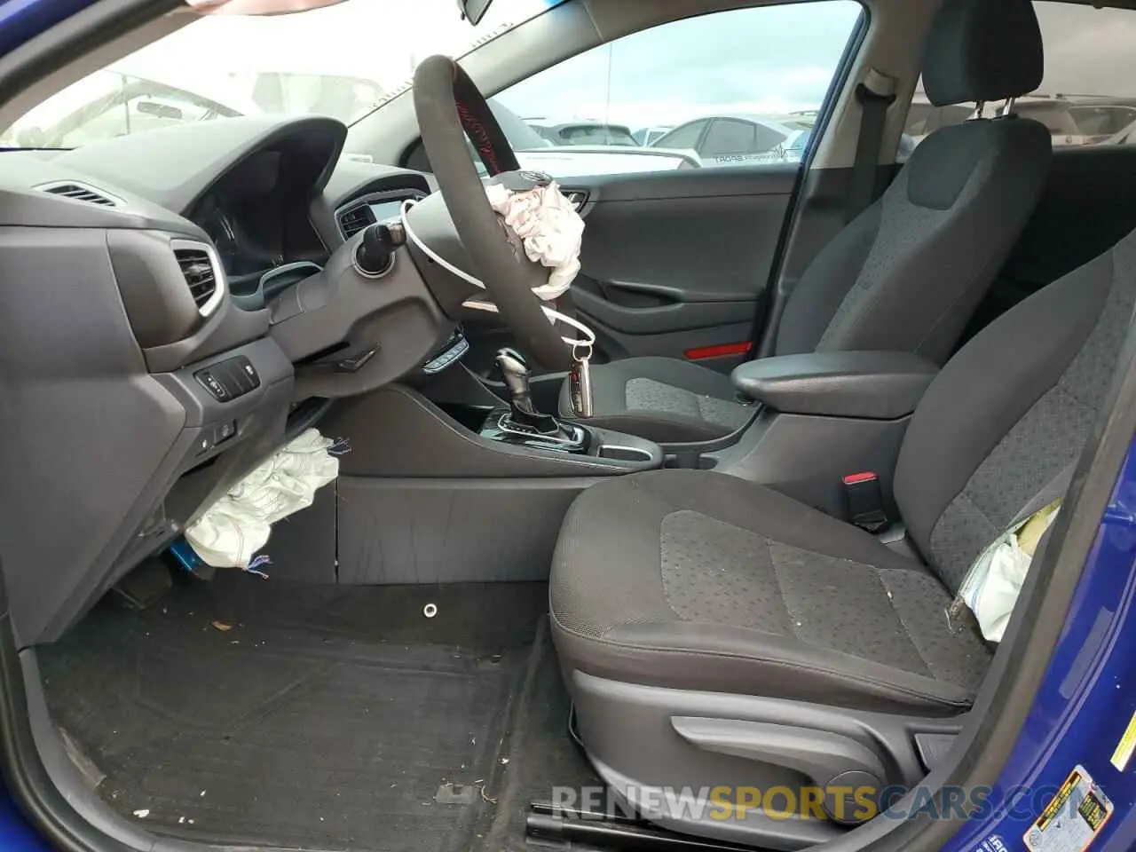 7 Photograph of a damaged car KMHC65LC4KU180704 HYUNDAI IONIQ 2019