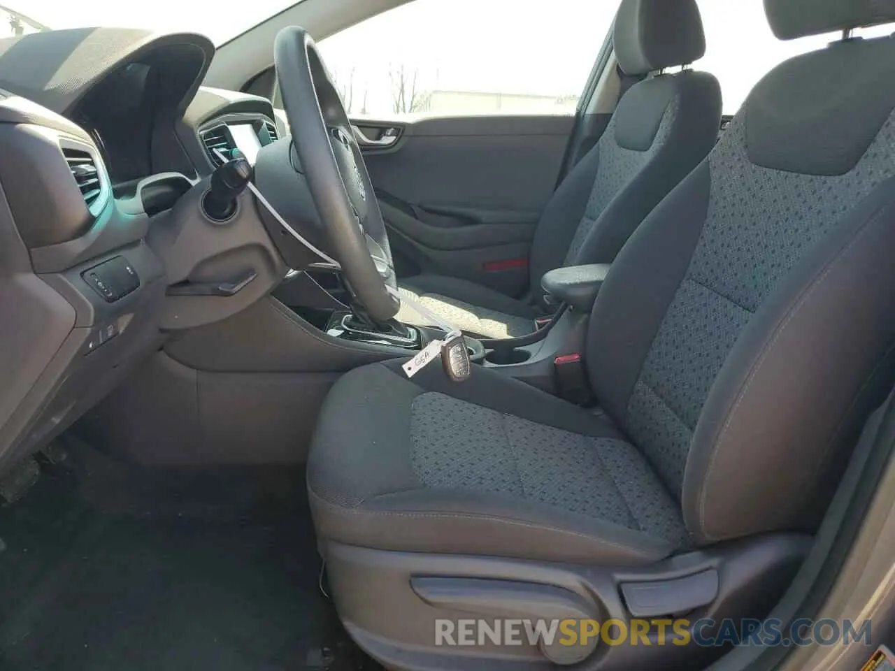 7 Photograph of a damaged car KMHC65LC5KU158873 HYUNDAI IONIQ 2019