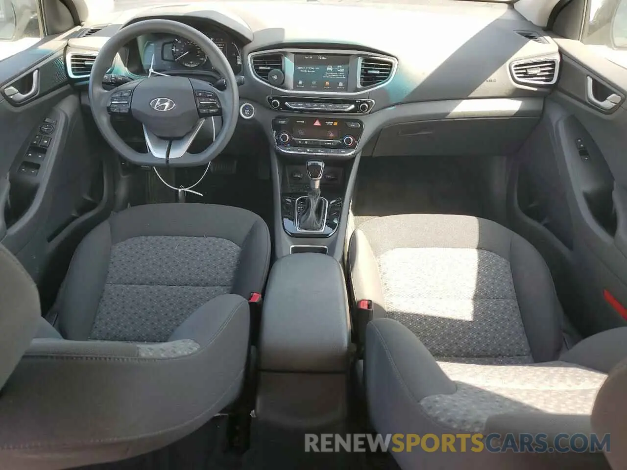 8 Photograph of a damaged car KMHC65LC5KU158873 HYUNDAI IONIQ 2019