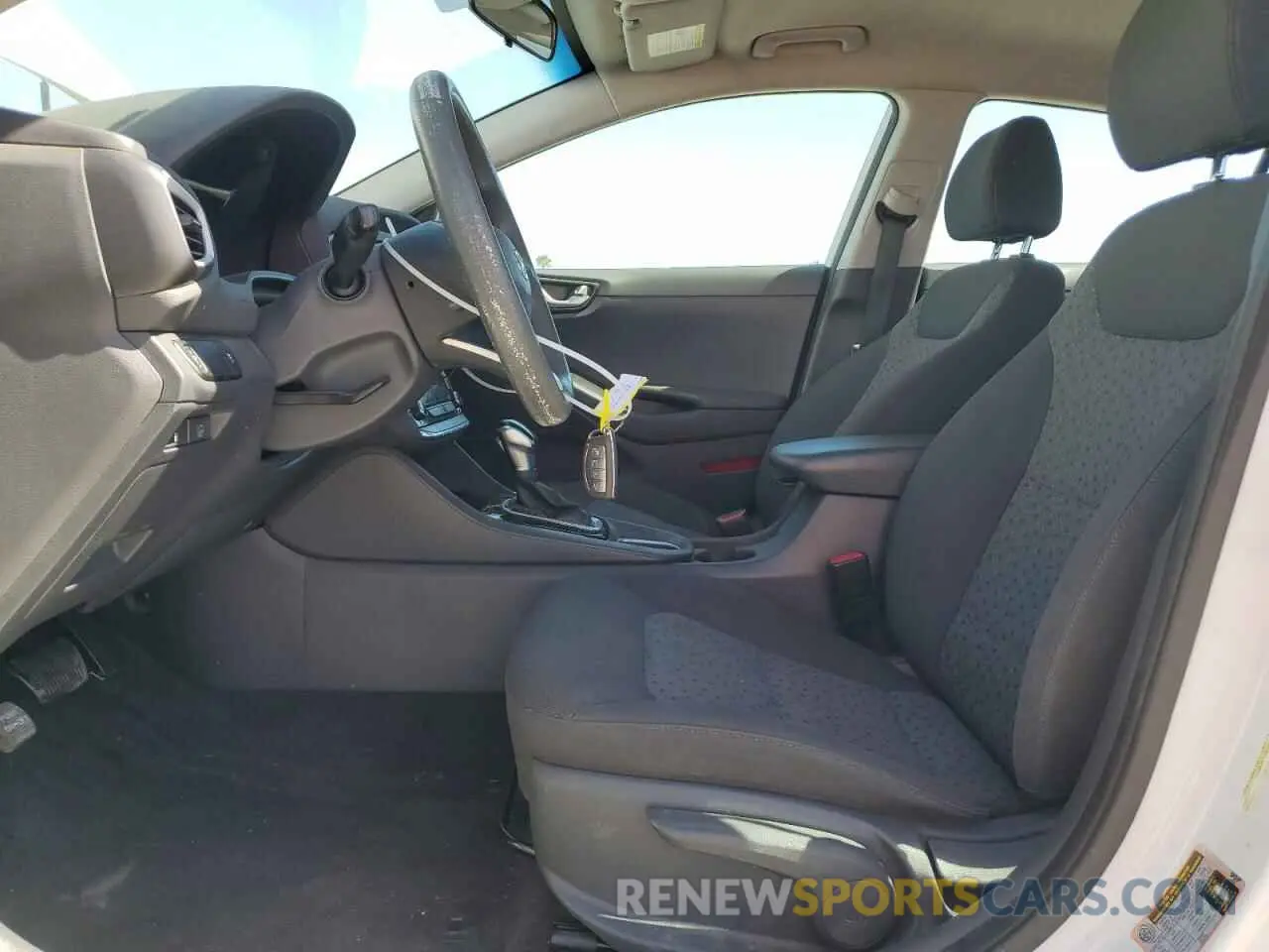 7 Photograph of a damaged car KMHC65LC5KU179366 HYUNDAI IONIQ 2019