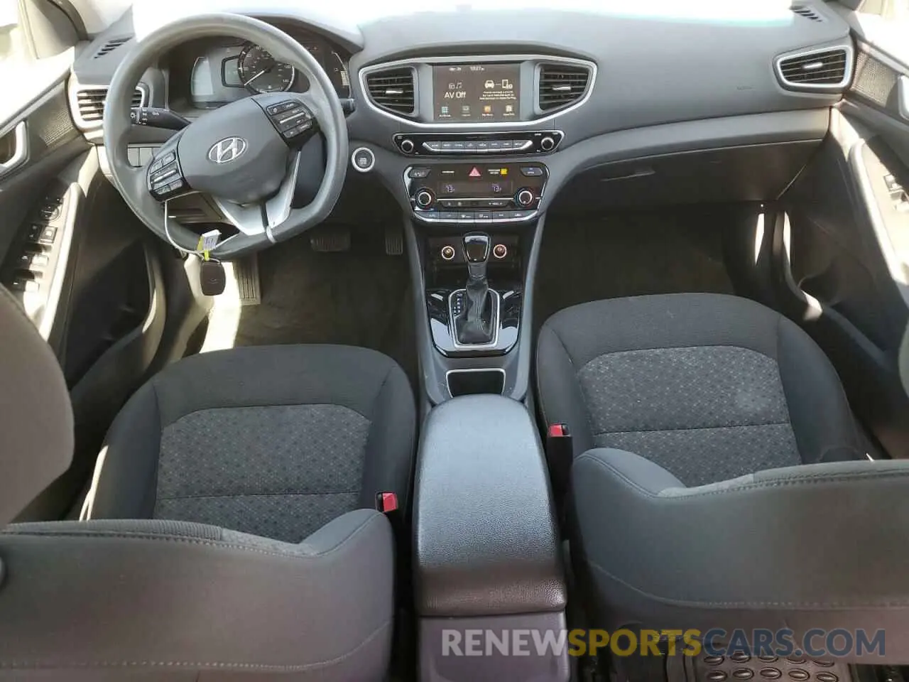 8 Photograph of a damaged car KMHC65LC5KU179366 HYUNDAI IONIQ 2019