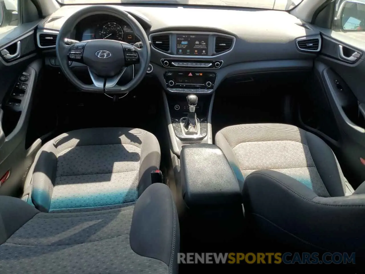 8 Photograph of a damaged car KMHC65LC6KU124599 HYUNDAI IONIQ 2019