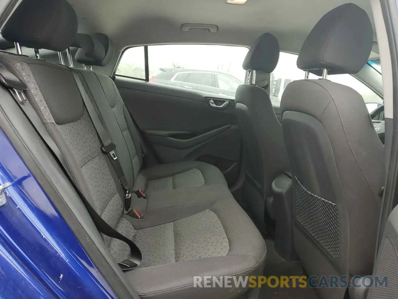 10 Photograph of a damaged car KMHC65LC7KU176033 HYUNDAI IONIQ 2019