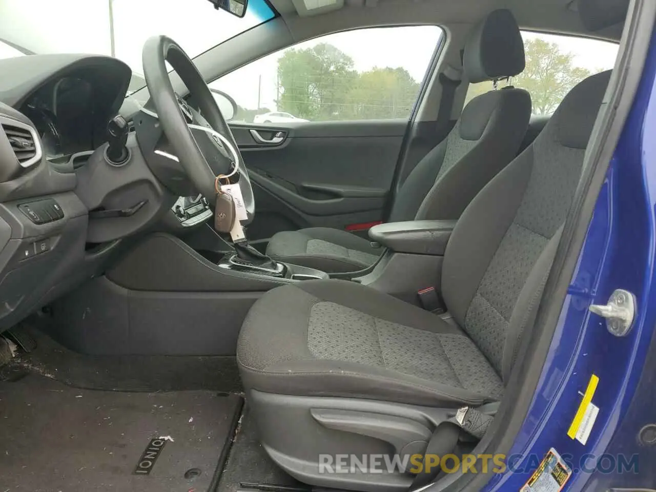 7 Photograph of a damaged car KMHC65LC7KU176033 HYUNDAI IONIQ 2019
