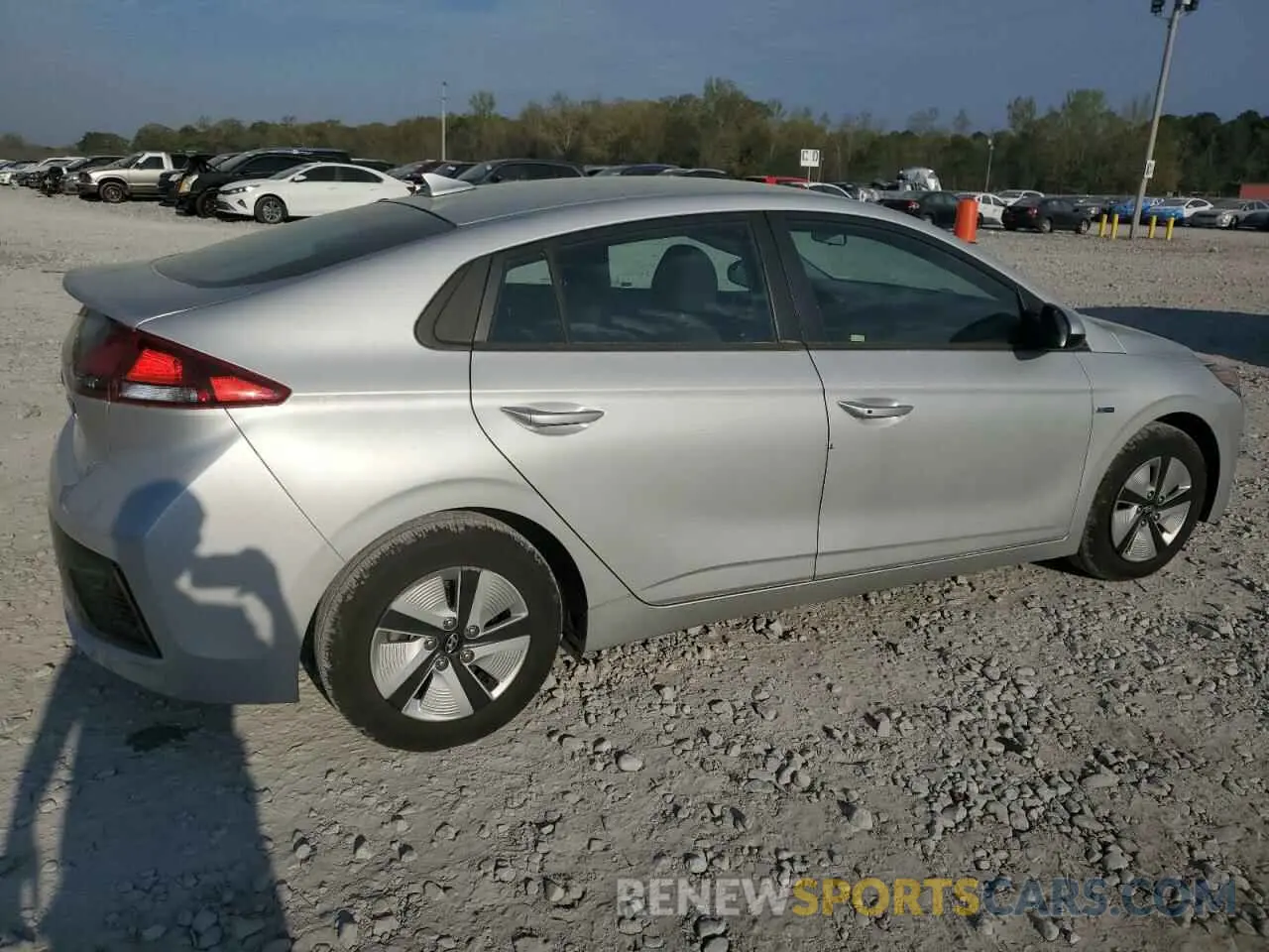 3 Photograph of a damaged car KMHC65LC8KU119680 HYUNDAI IONIQ 2019