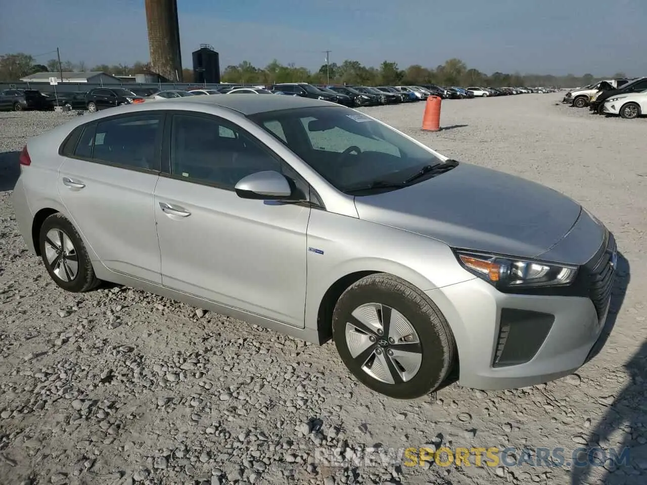 4 Photograph of a damaged car KMHC65LC8KU119680 HYUNDAI IONIQ 2019