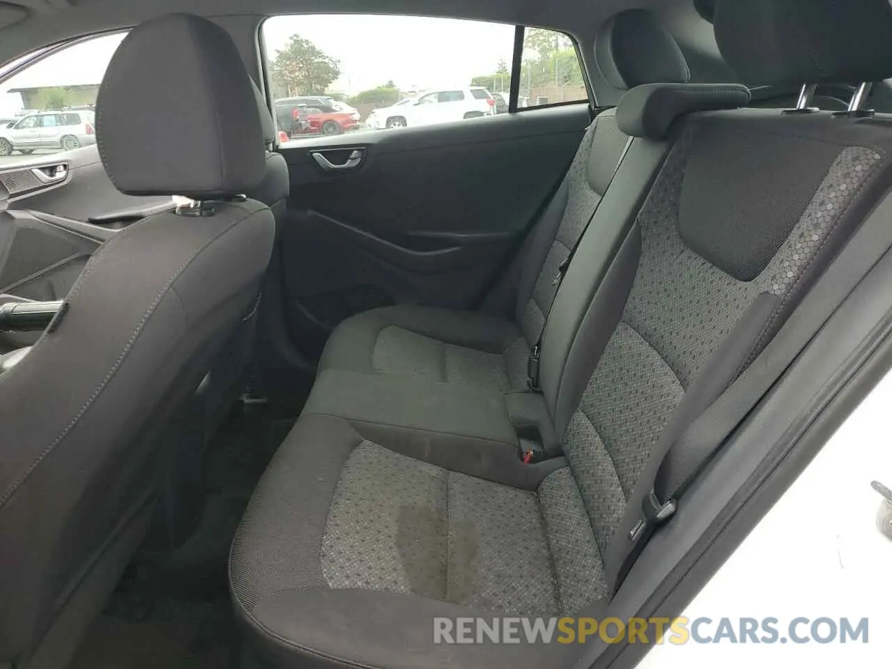 10 Photograph of a damaged car KMHC65LC9KU179368 HYUNDAI IONIQ 2019