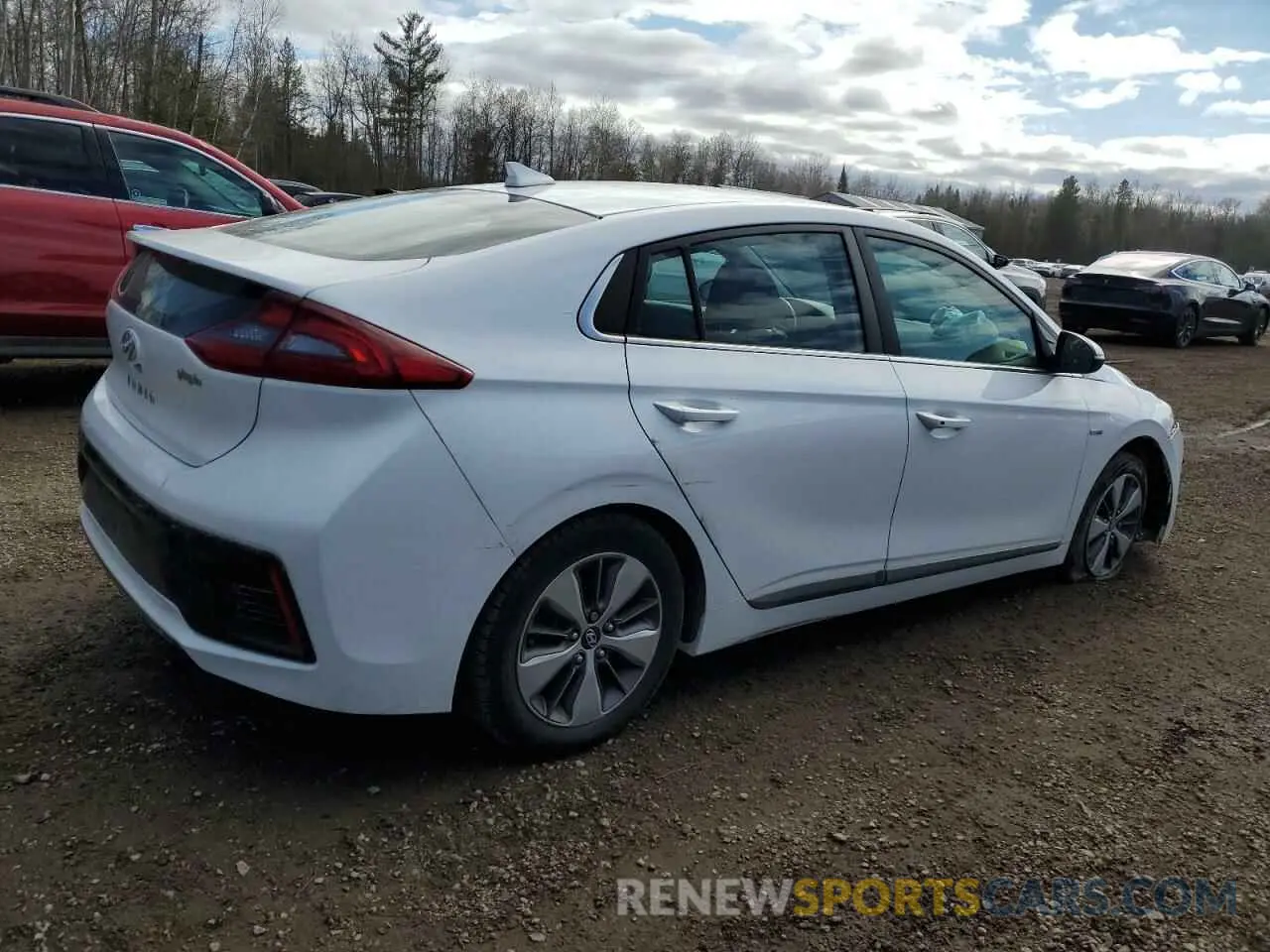 3 Photograph of a damaged car KMHC65LD8KU107201 HYUNDAI IONIQ 2019