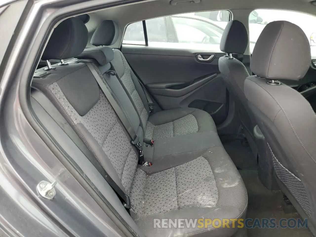 10 Photograph of a damaged car KMHC65LD9KU136223 HYUNDAI IONIQ 2019