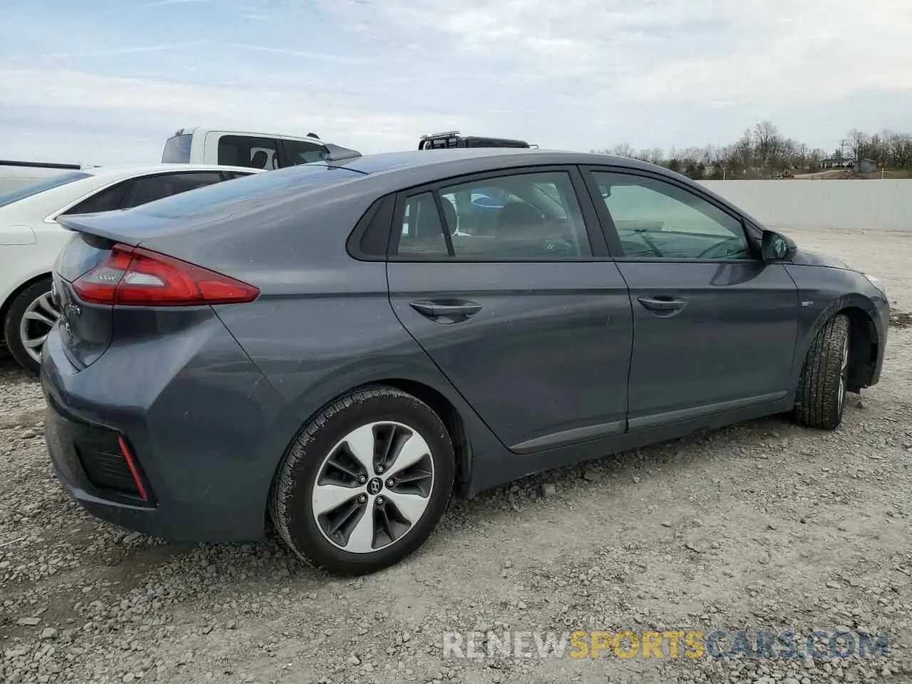 3 Photograph of a damaged car KMHC65LD9KU136223 HYUNDAI IONIQ 2019