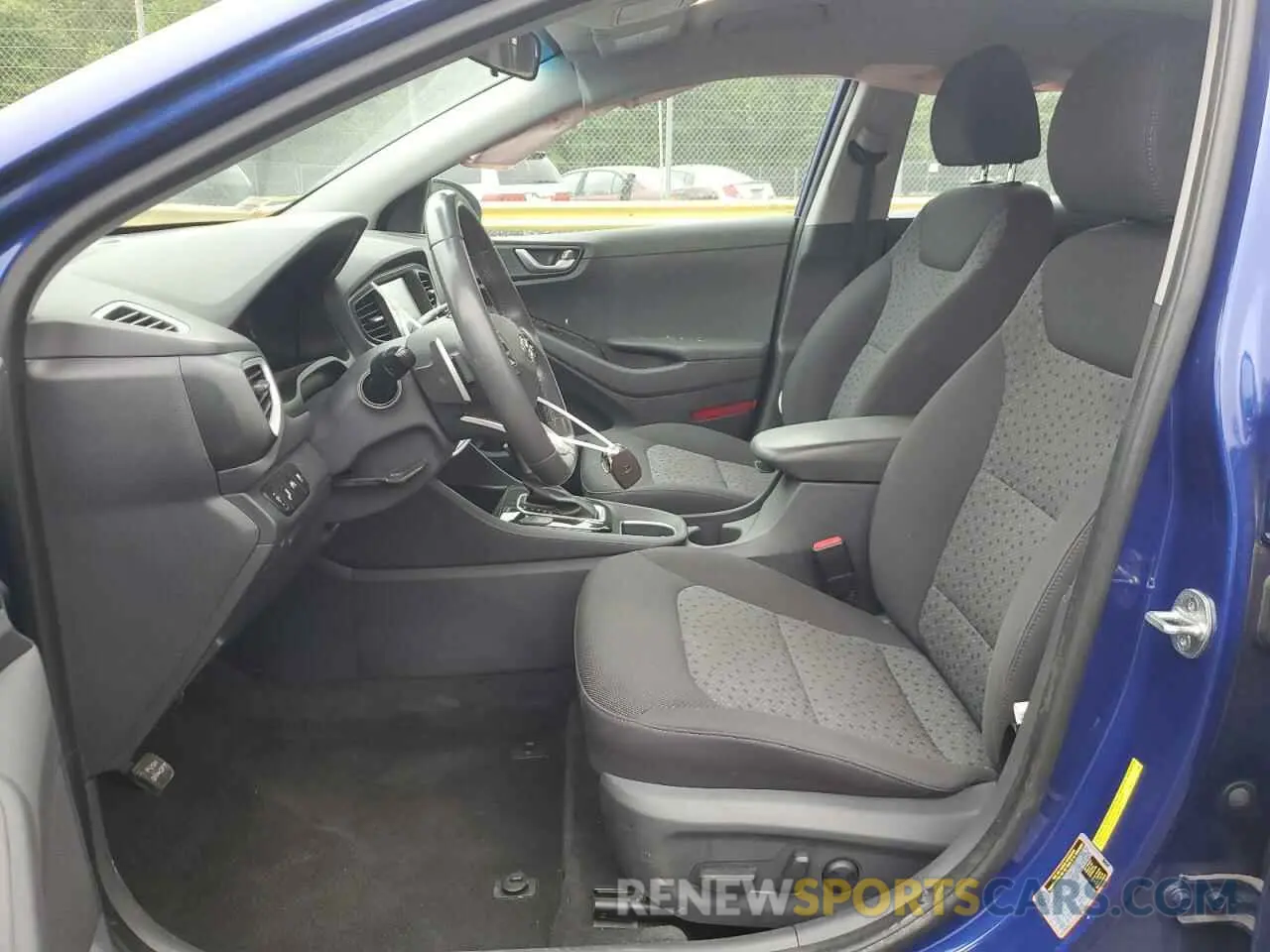 7 Photograph of a damaged car KMHC75LC0KU140584 HYUNDAI IONIQ 2019