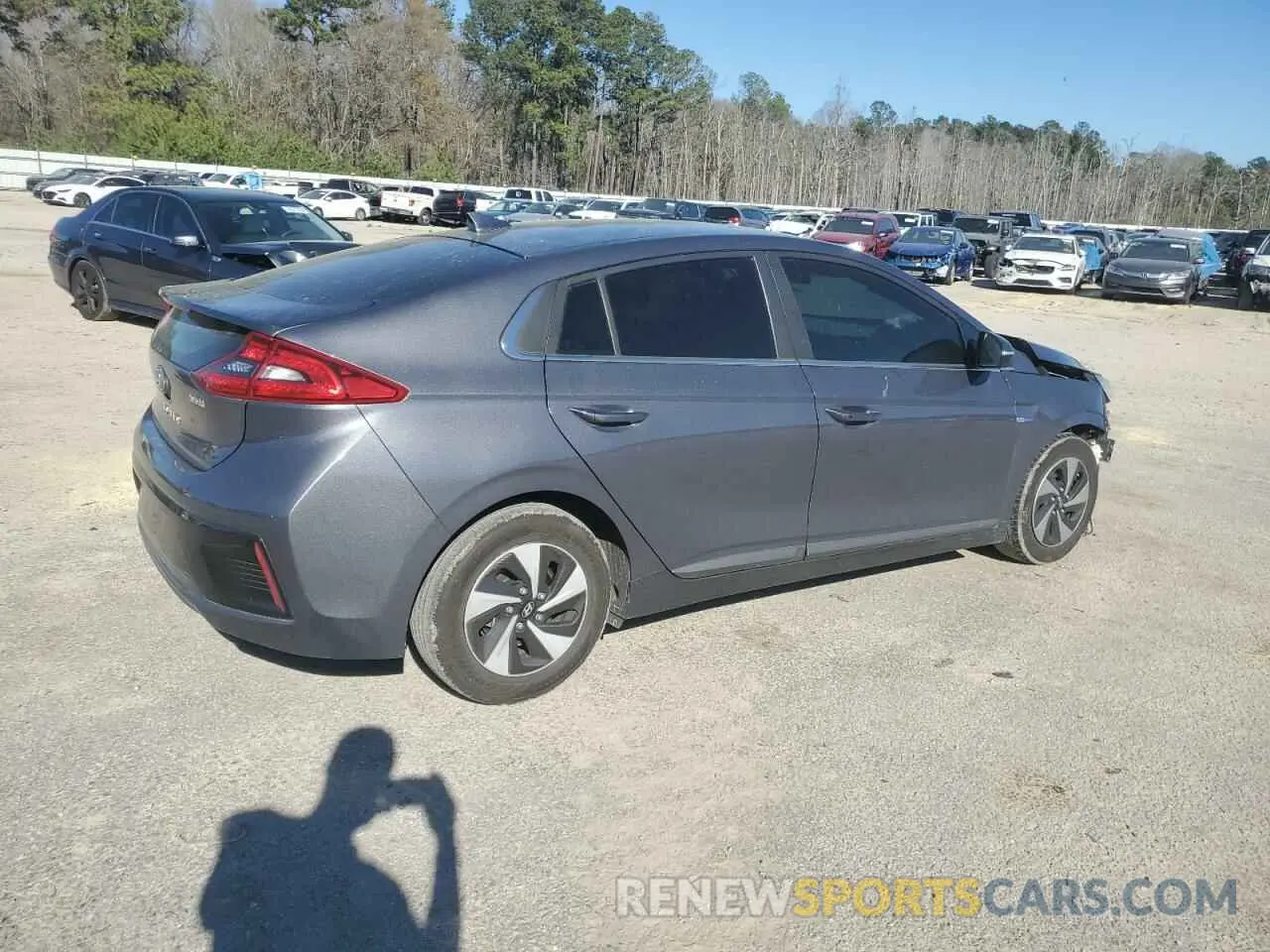 3 Photograph of a damaged car KMHC75LC1KU132316 HYUNDAI IONIQ 2019