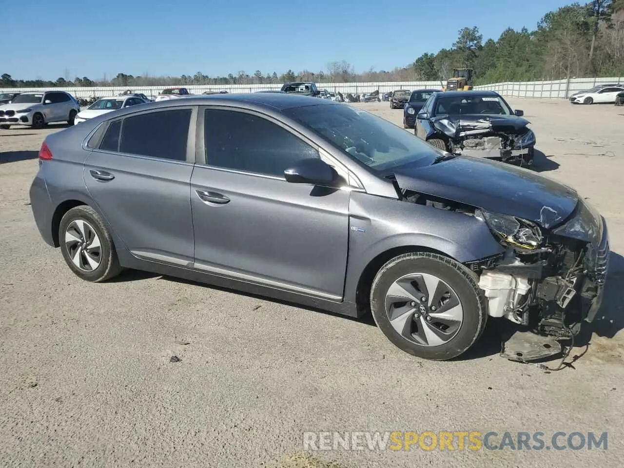 4 Photograph of a damaged car KMHC75LC1KU132316 HYUNDAI IONIQ 2019