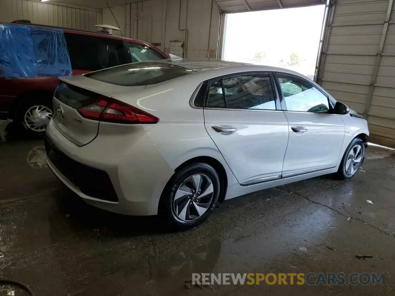3 Photograph of a damaged car KMHC75LC4KU119558 HYUNDAI IONIQ 2019