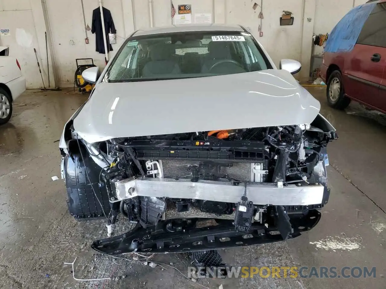 5 Photograph of a damaged car KMHC75LC4KU119558 HYUNDAI IONIQ 2019