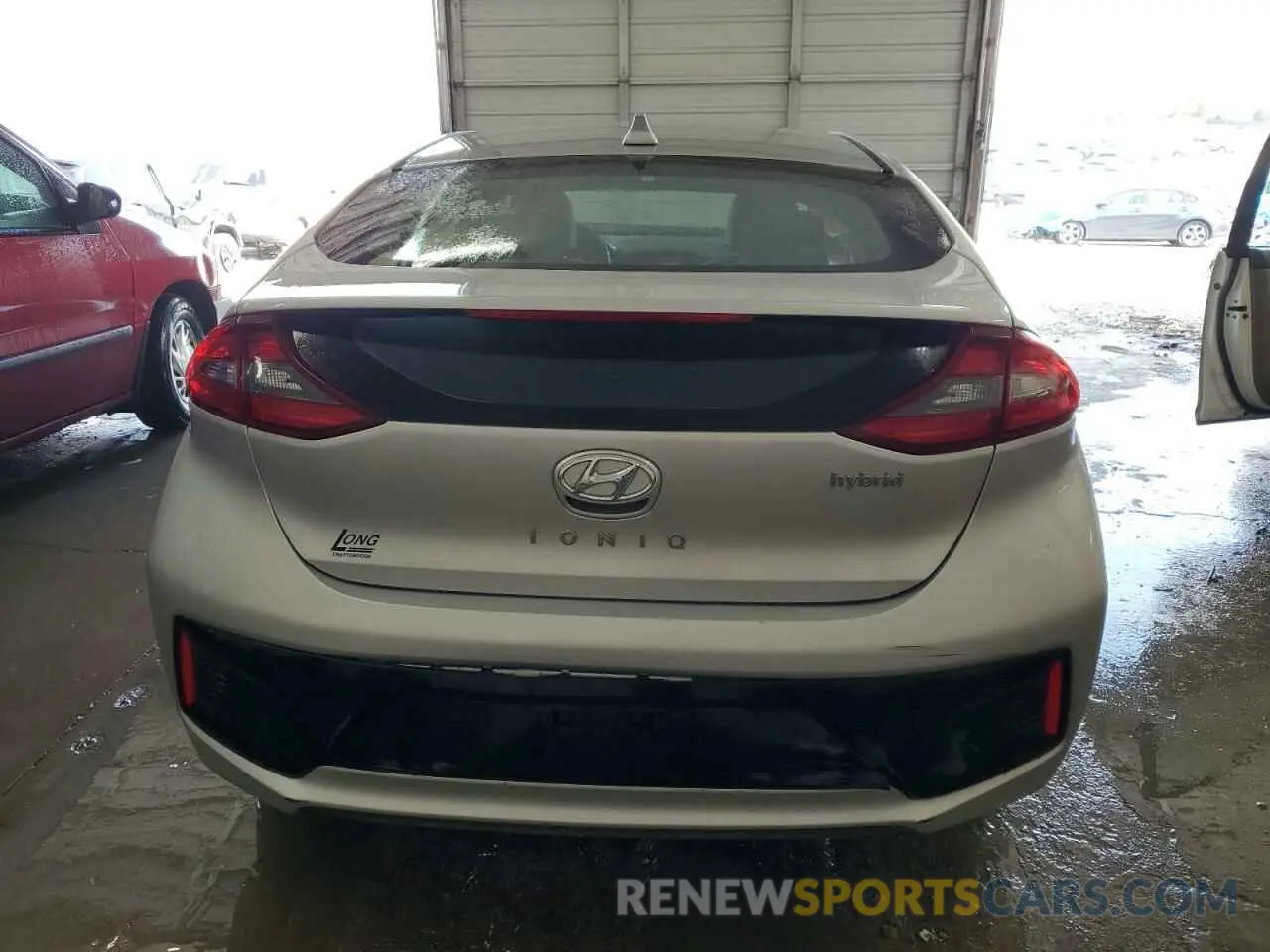 6 Photograph of a damaged car KMHC75LC4KU119558 HYUNDAI IONIQ 2019