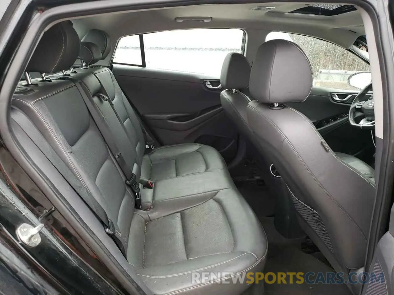 10 Photograph of a damaged car KMHC75LD4KU161835 HYUNDAI IONIQ 2019