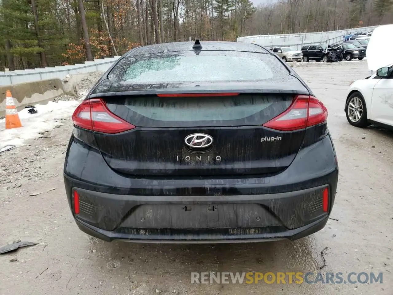 6 Photograph of a damaged car KMHC75LD4KU161835 HYUNDAI IONIQ 2019