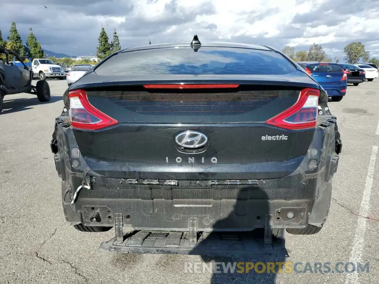 6 Photograph of a damaged car KMHC75LH6KU044387 HYUNDAI IONIQ 2019