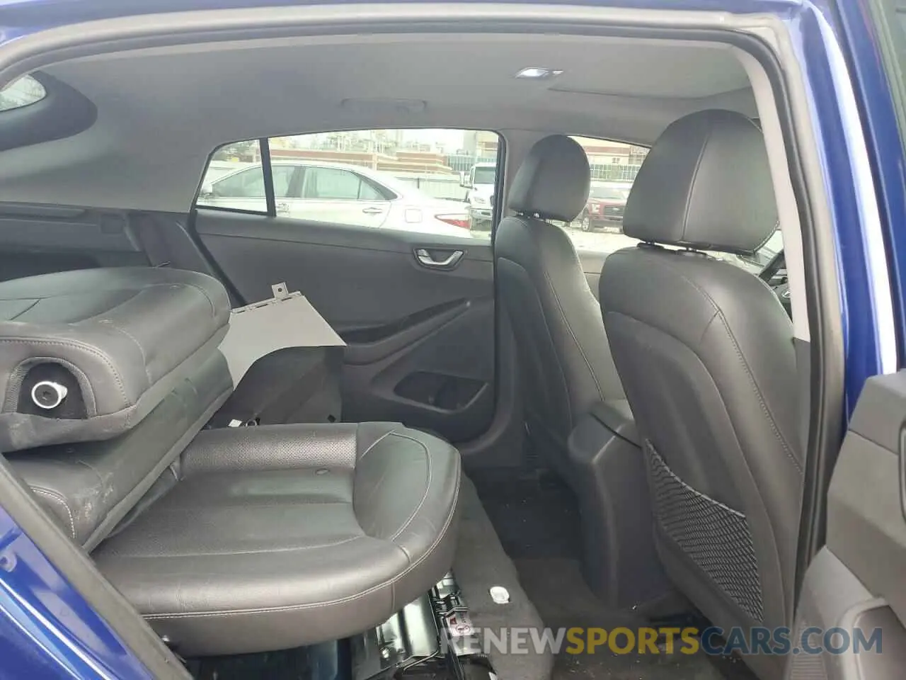 10 Photograph of a damaged car KMHC85LC2KU117806 HYUNDAI IONIQ 2019