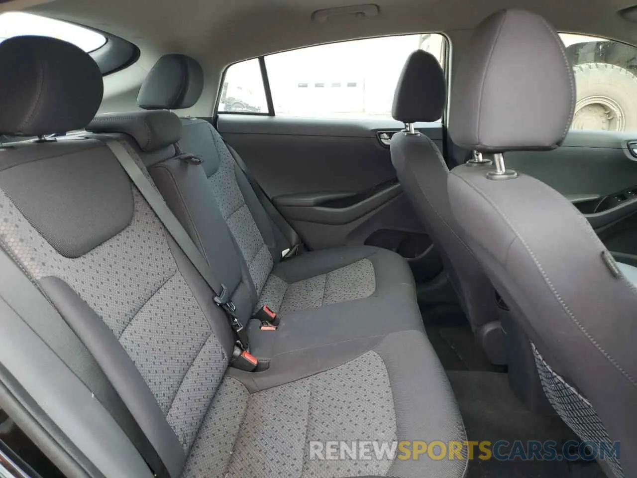 10 Photograph of a damaged car KMHC85LH0KU044916 HYUNDAI IONIQ 2019