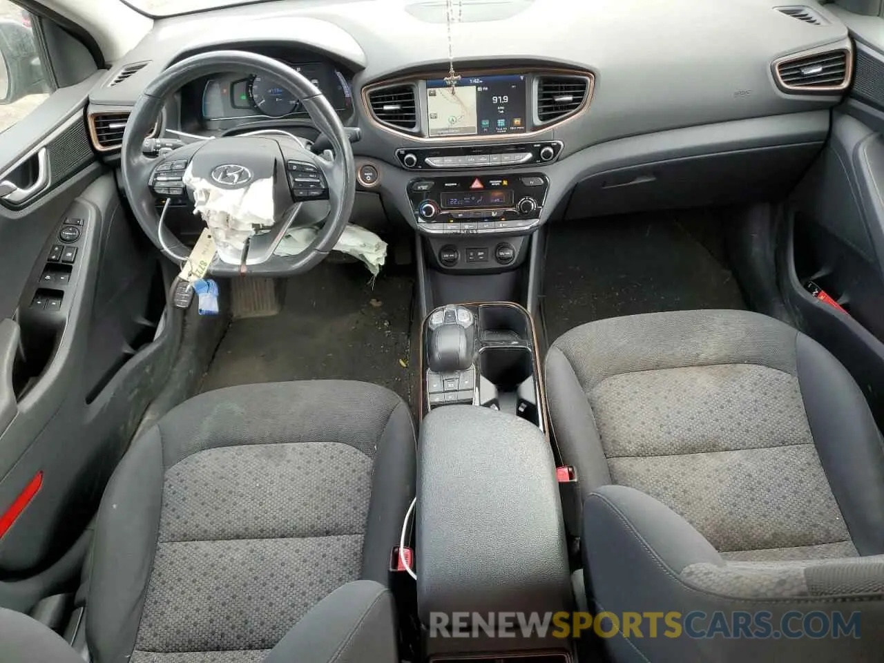8 Photograph of a damaged car KMHC85LH0KU044916 HYUNDAI IONIQ 2019