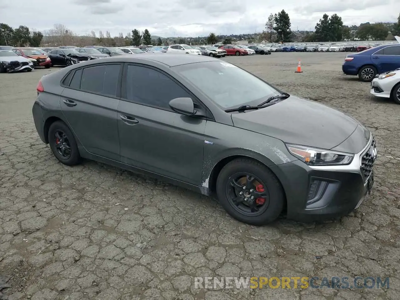 4 Photograph of a damaged car KMHC65LC2LU226385 HYUNDAI IONIQ 2020