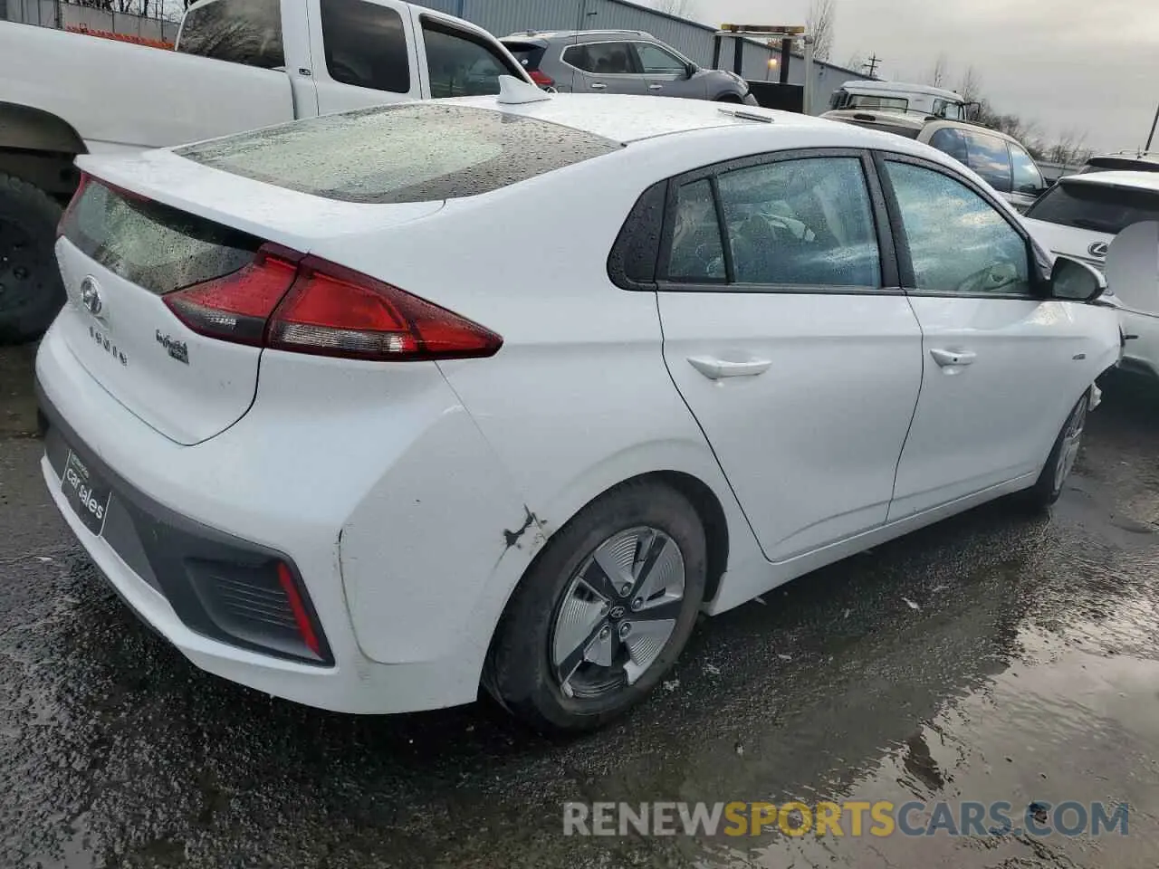 3 Photograph of a damaged car KMHC65LC5LU234609 HYUNDAI IONIQ 2020