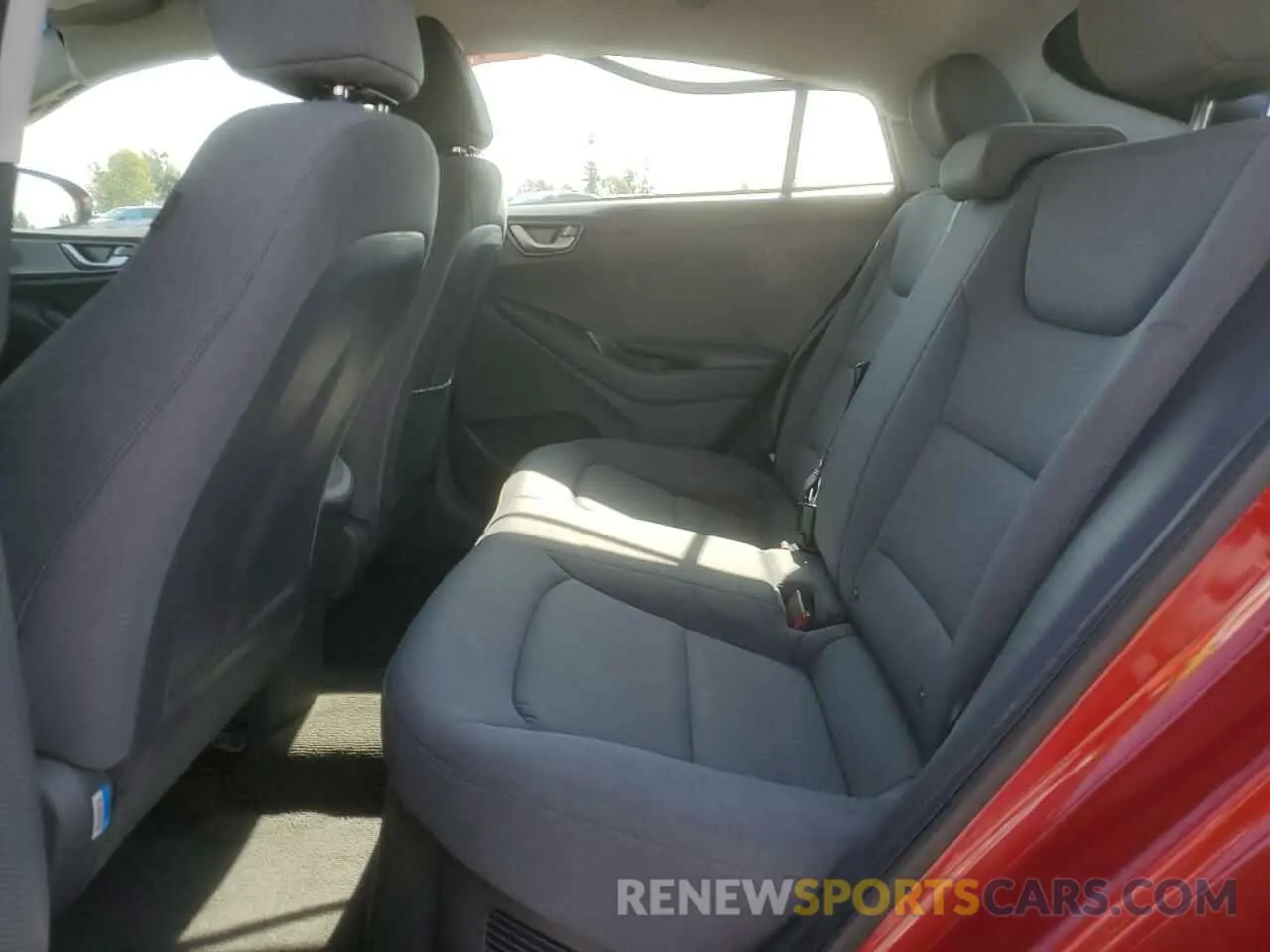 10 Photograph of a damaged car KMHC65LC7LU225927 HYUNDAI IONIQ 2020