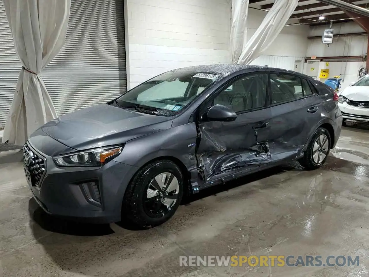 1 Photograph of a damaged car KMHC65LC8LU186345 HYUNDAI IONIQ 2020