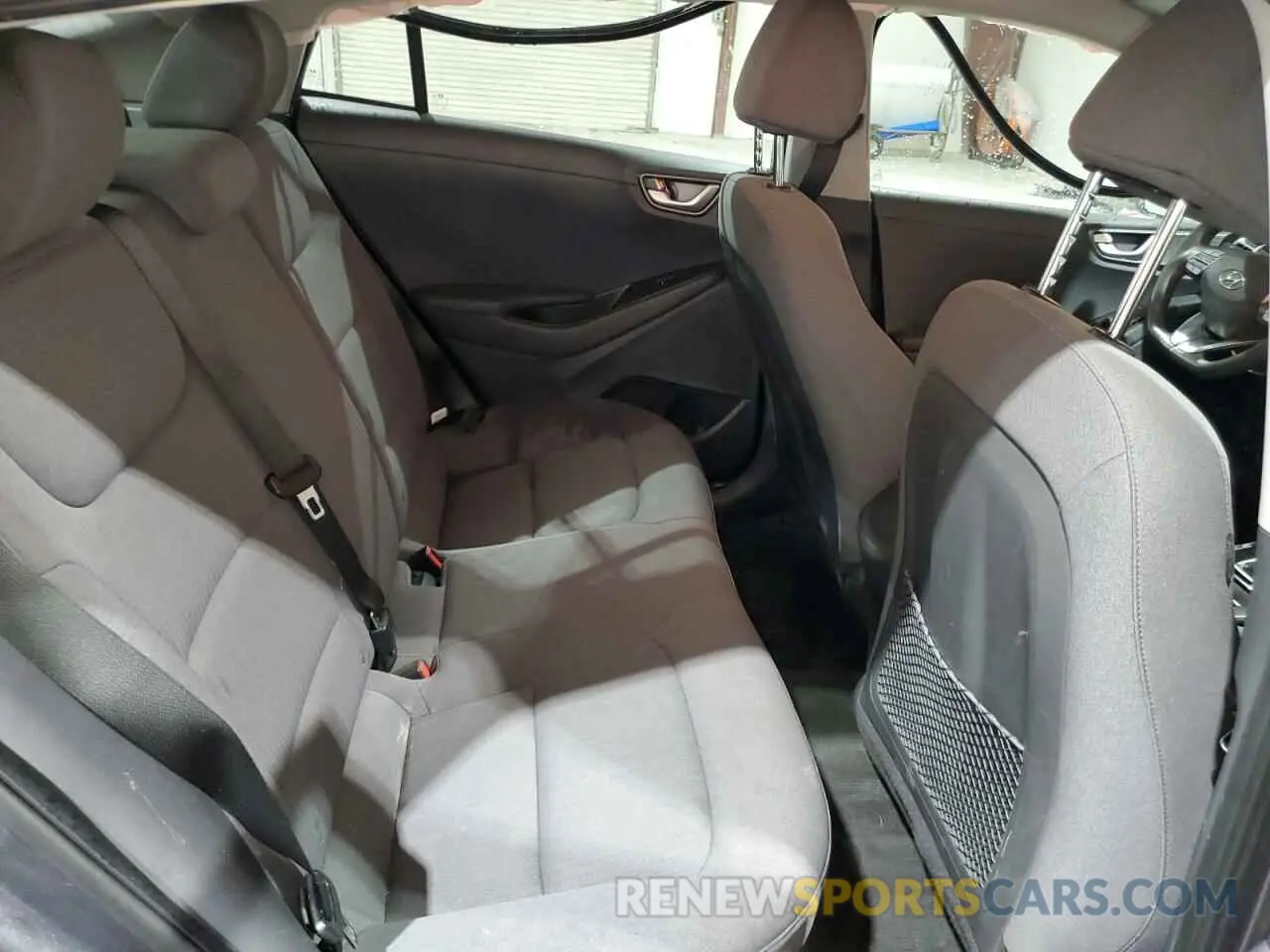 10 Photograph of a damaged car KMHC65LC8LU186345 HYUNDAI IONIQ 2020