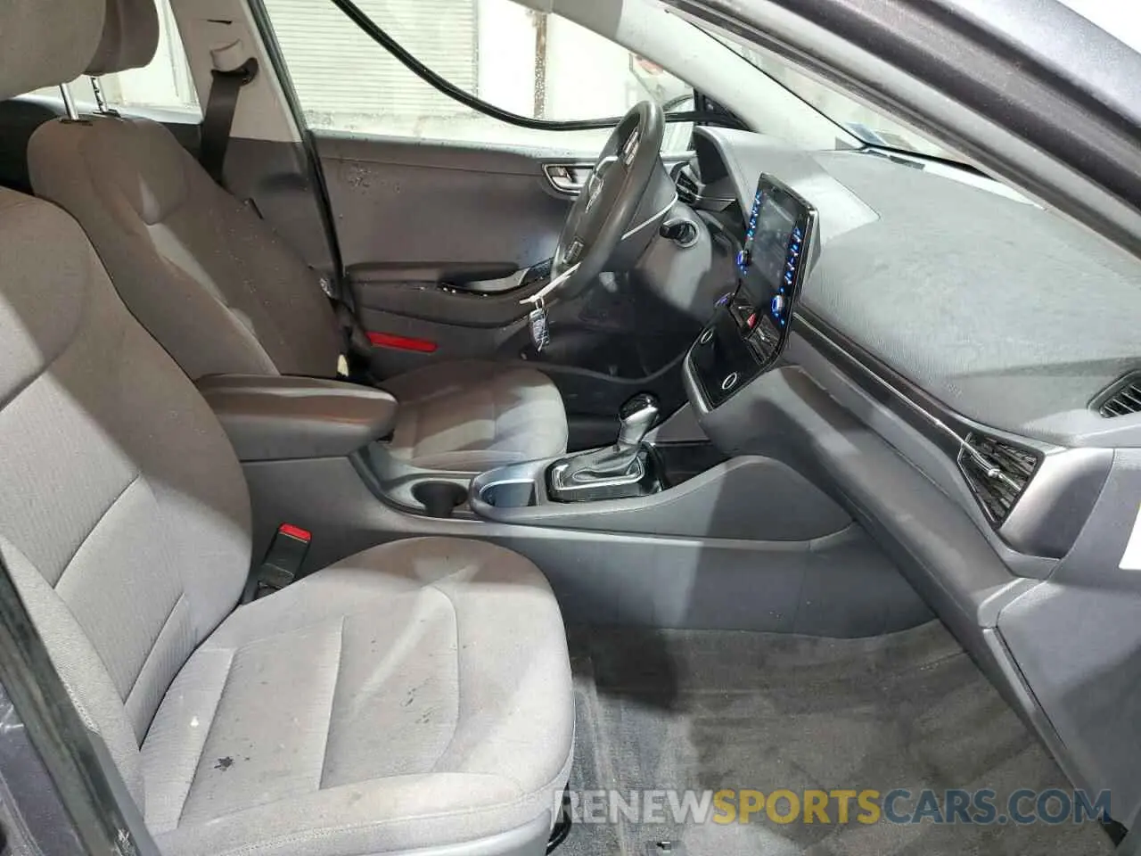 7 Photograph of a damaged car KMHC65LC8LU186345 HYUNDAI IONIQ 2020