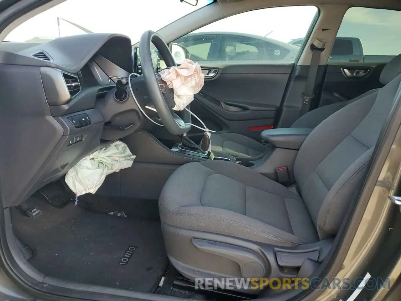 7 Photograph of a damaged car KMHC65LC9LU225864 HYUNDAI IONIQ 2020