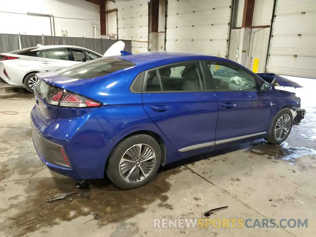 3 Photograph of a damaged car KMHC65LD7LU226181 HYUNDAI IONIQ 2020
