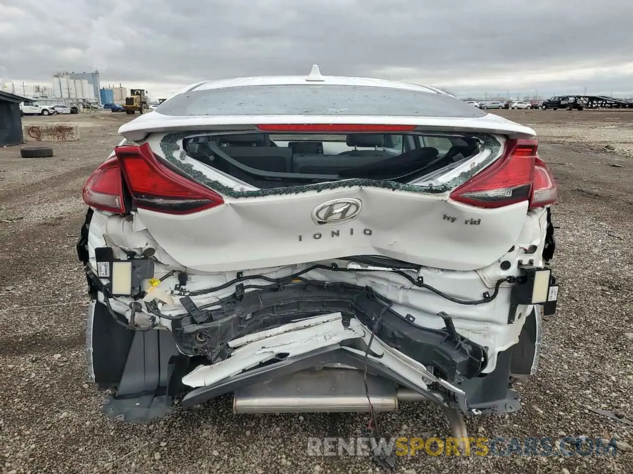 6 Photograph of a damaged car KMHC75LC1LU221370 HYUNDAI IONIQ 2020