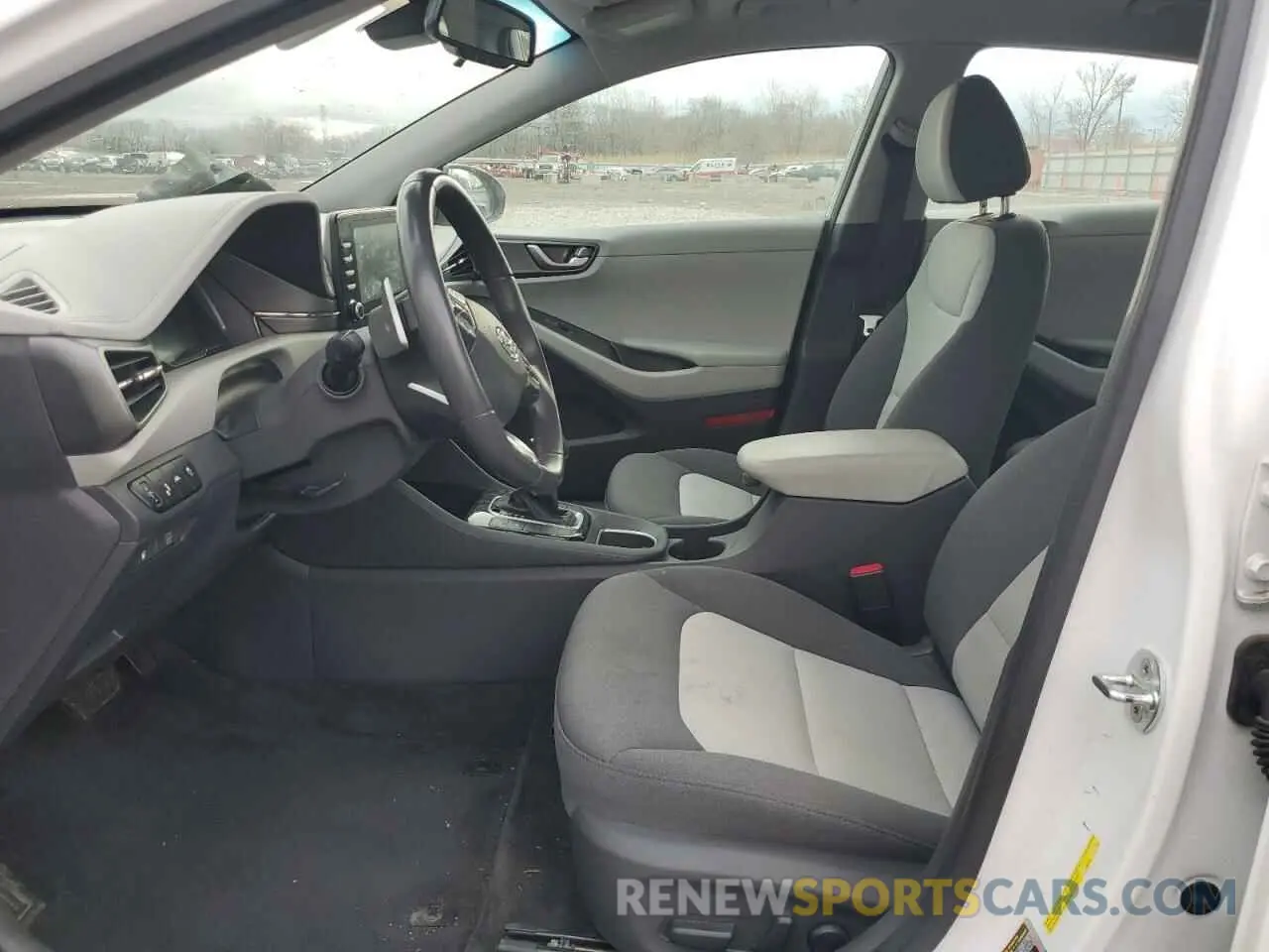 7 Photograph of a damaged car KMHC75LC1LU221370 HYUNDAI IONIQ 2020
