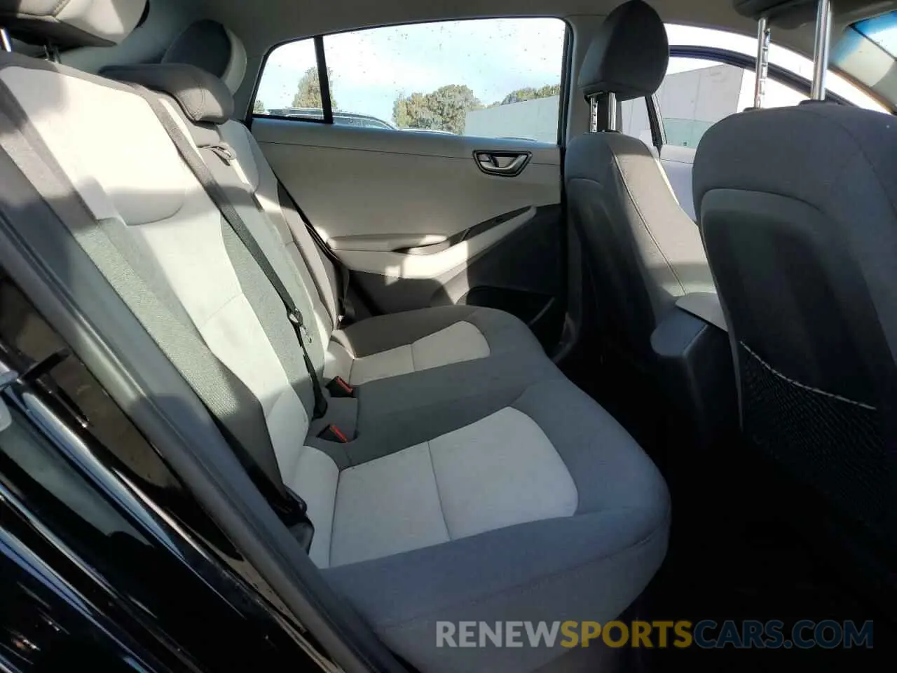 10 Photograph of a damaged car KMHC75LC3LU240034 HYUNDAI IONIQ 2020