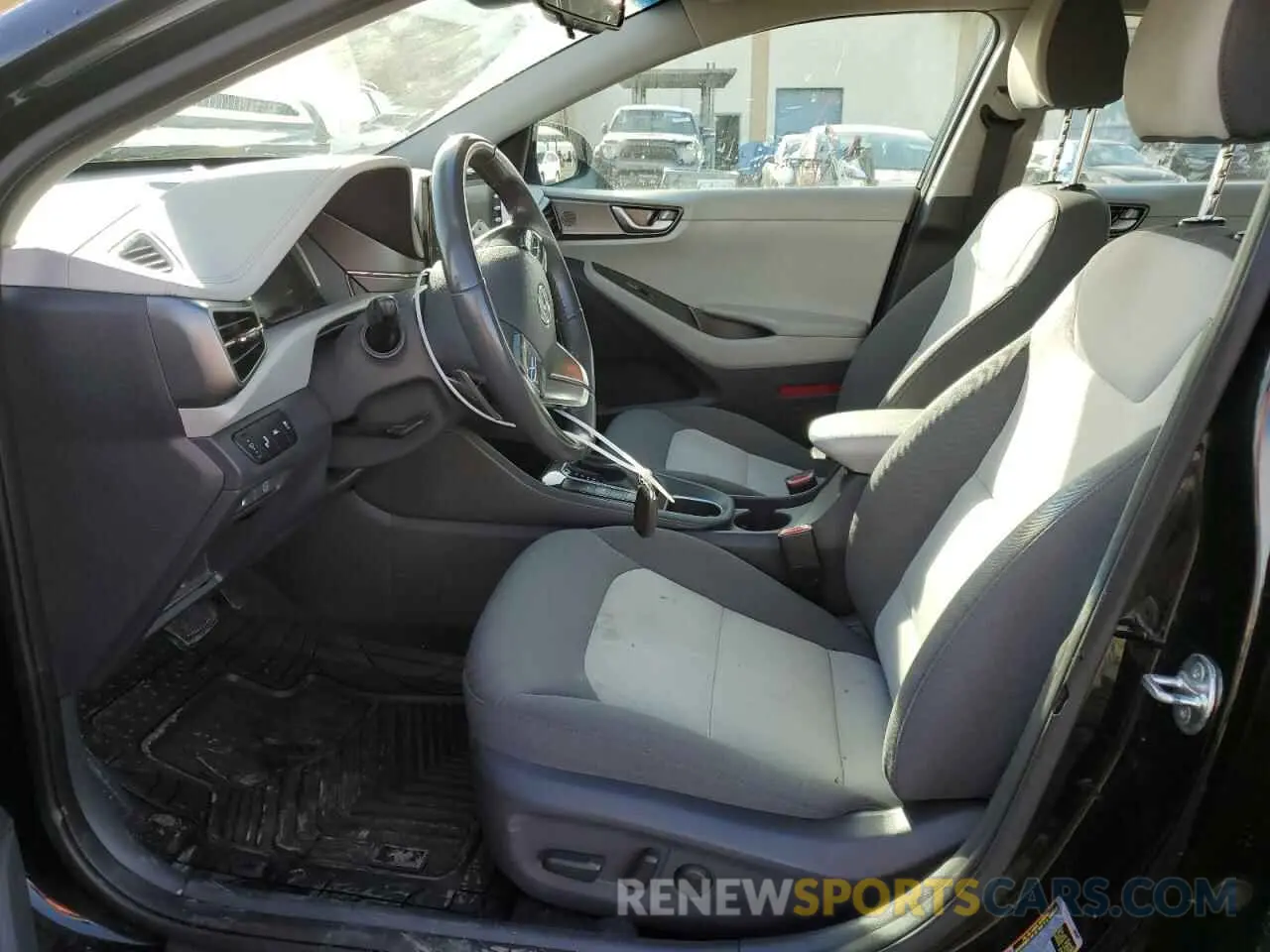 7 Photograph of a damaged car KMHC75LC3LU240034 HYUNDAI IONIQ 2020