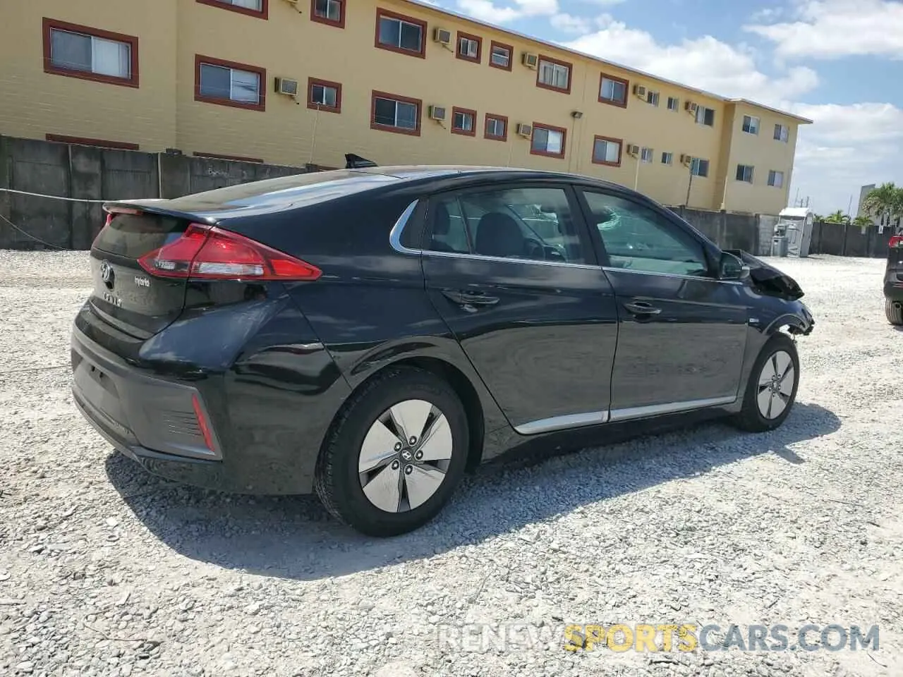 3 Photograph of a damaged car KMHC75LC5LU242576 HYUNDAI IONIQ 2020