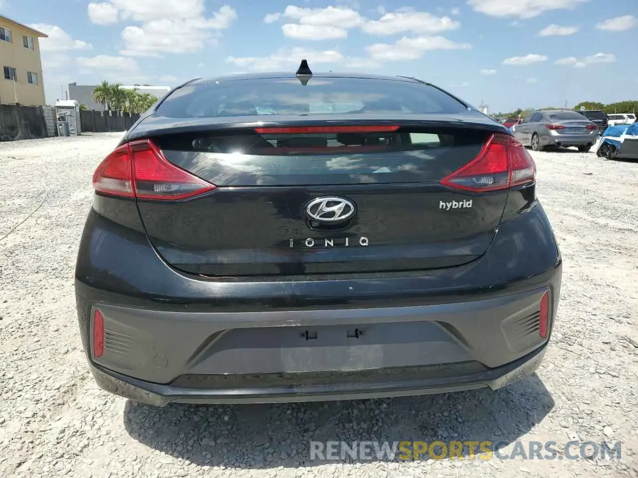 6 Photograph of a damaged car KMHC75LC5LU242576 HYUNDAI IONIQ 2020