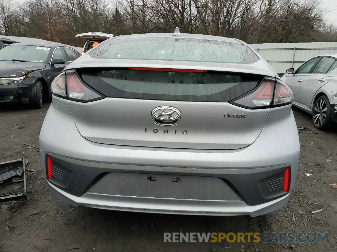 6 Photograph of a damaged car KMHC75LJ4LU072984 HYUNDAI IONIQ 2020