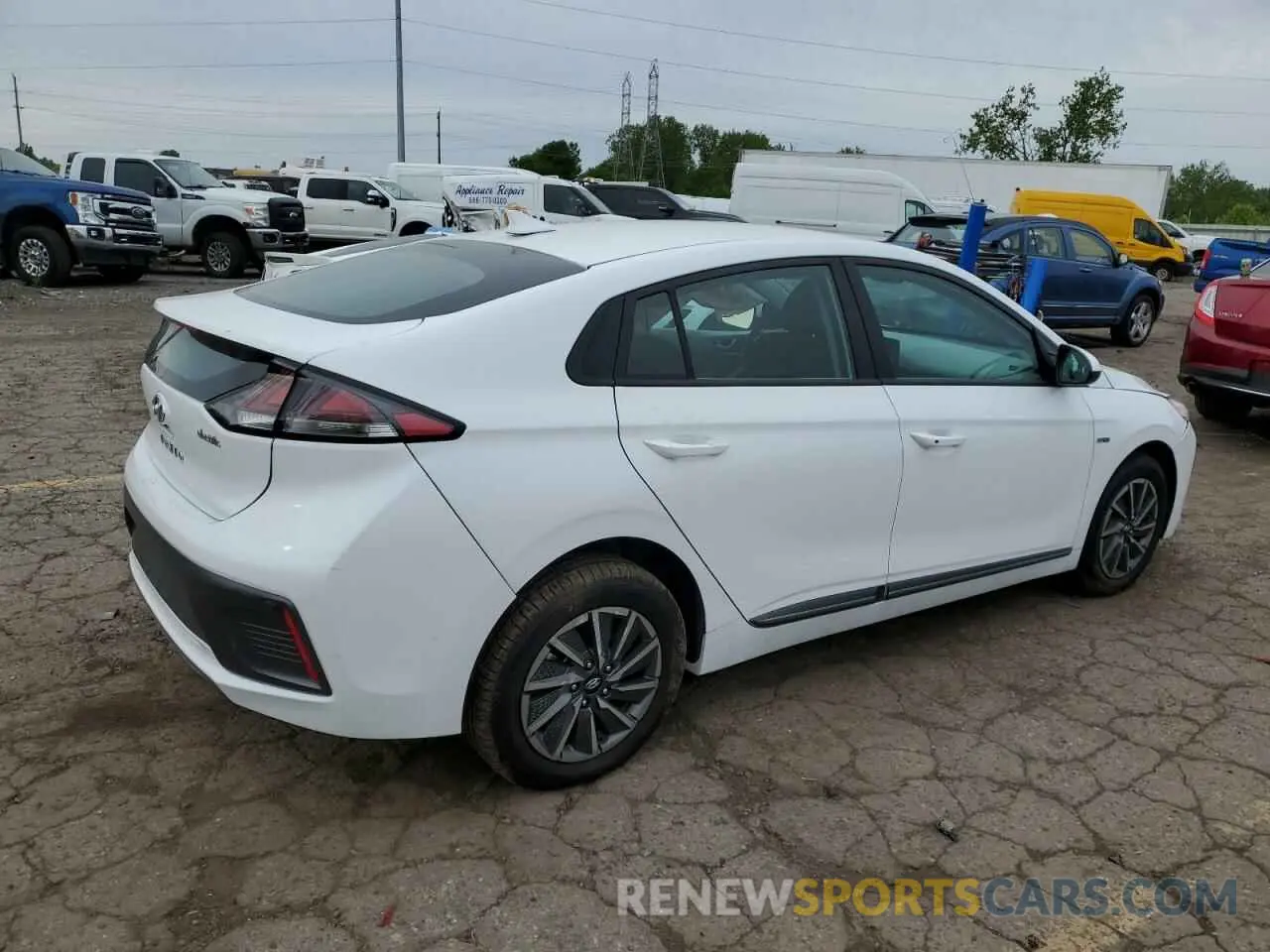 3 Photograph of a damaged car KMHC75LJ5LU060827 HYUNDAI IONIQ 2020