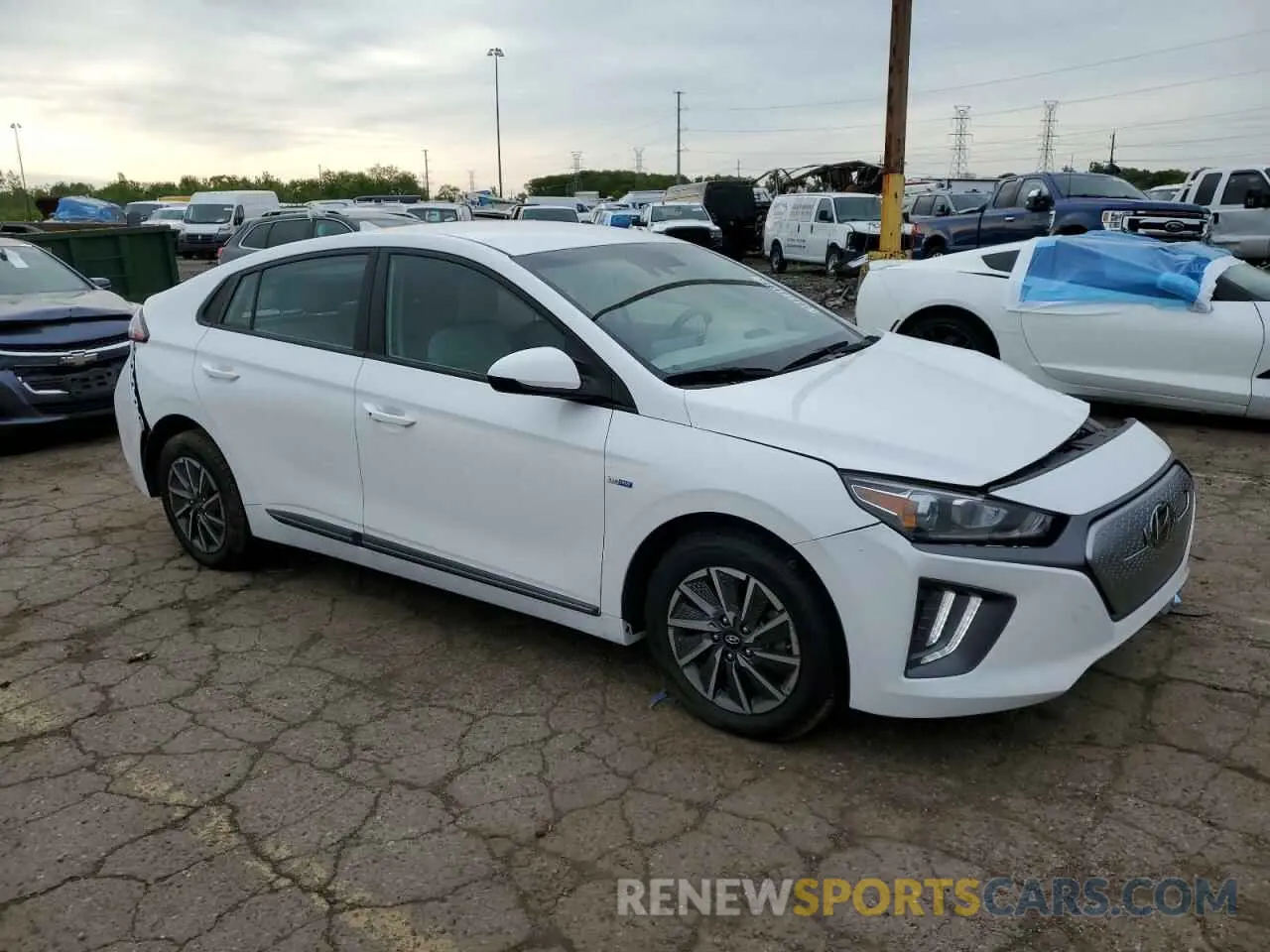 4 Photograph of a damaged car KMHC75LJ5LU060827 HYUNDAI IONIQ 2020