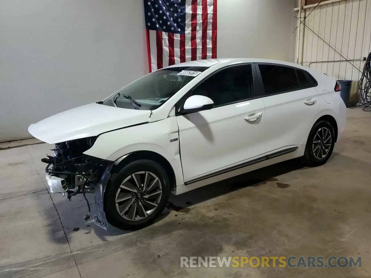 1 Photograph of a damaged car KMHC75LJ5LU076400 HYUNDAI IONIQ 2020