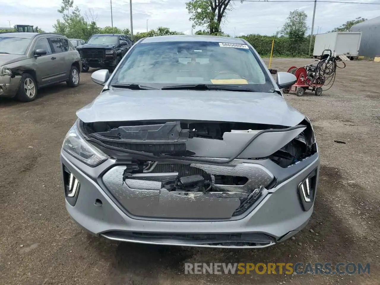5 Photograph of a damaged car KMHC75LJXLU070589 HYUNDAI IONIQ 2020